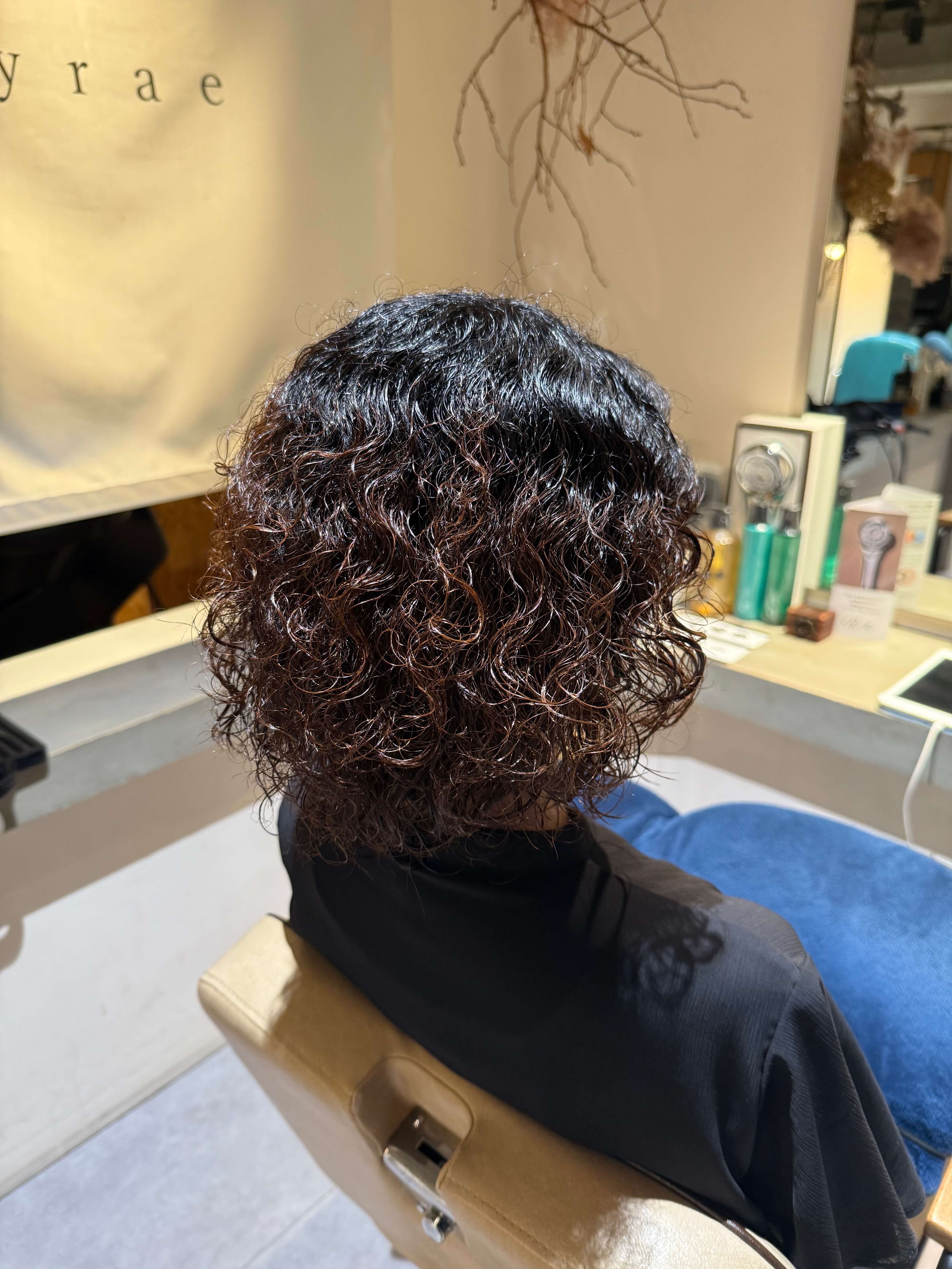 捻転毛でチリチリ・広がる|髪を下ろせない状態からくせ毛を活かす方法